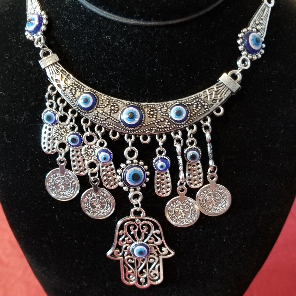 Woman's Necklace